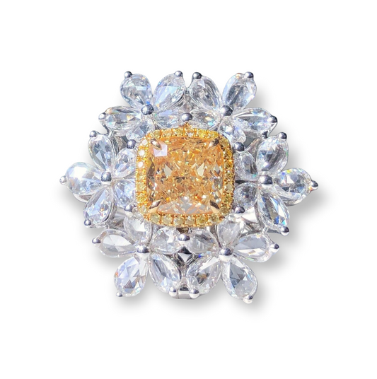ZUPSTYLE Fancy Yellow Diamond Halo Beautiful Petal White Diamonds in 18K White Gold Ring GIA Certified
