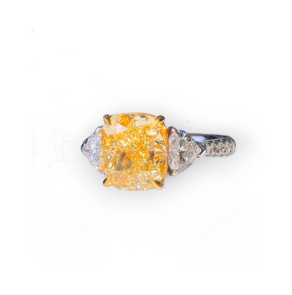 a picture side of 4.02 CT. Cushion Fancy Light Yellow Diamond Ring in 18K White Gold